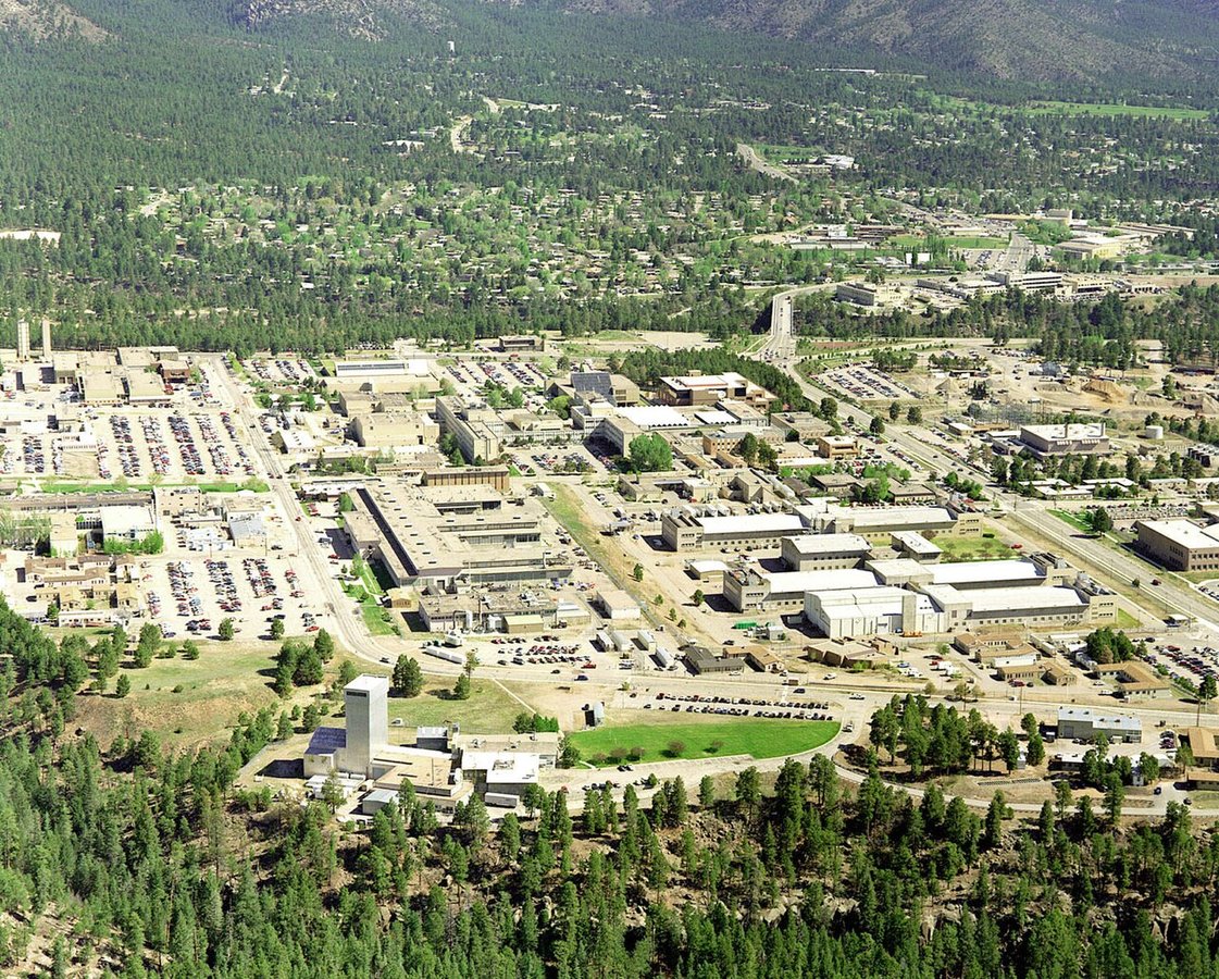 Los Alamos laboratory / tech country