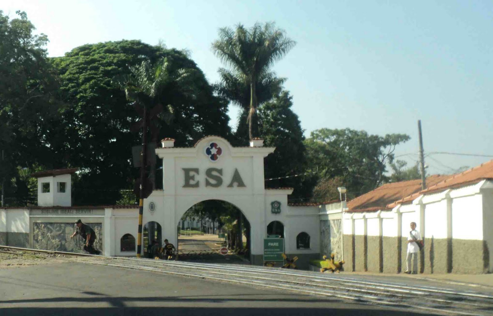 Main gate of EsSA, Escola de Sargentos das Armas, Três Corações
